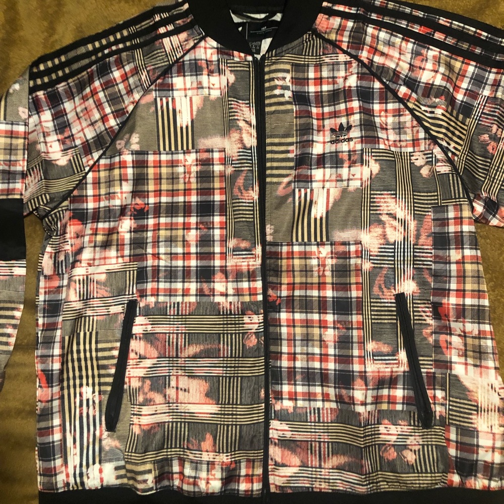 Beautiful Adidas plaid jacket light weight